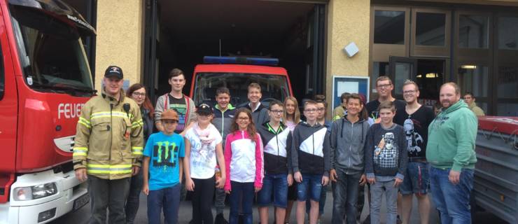 Abfahrt  zum 19. Landesfeuerwehrjugendlager nach Mauterndorf