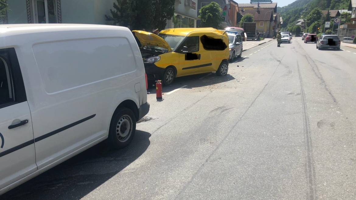Aufräumen nach Verkehrsunfall