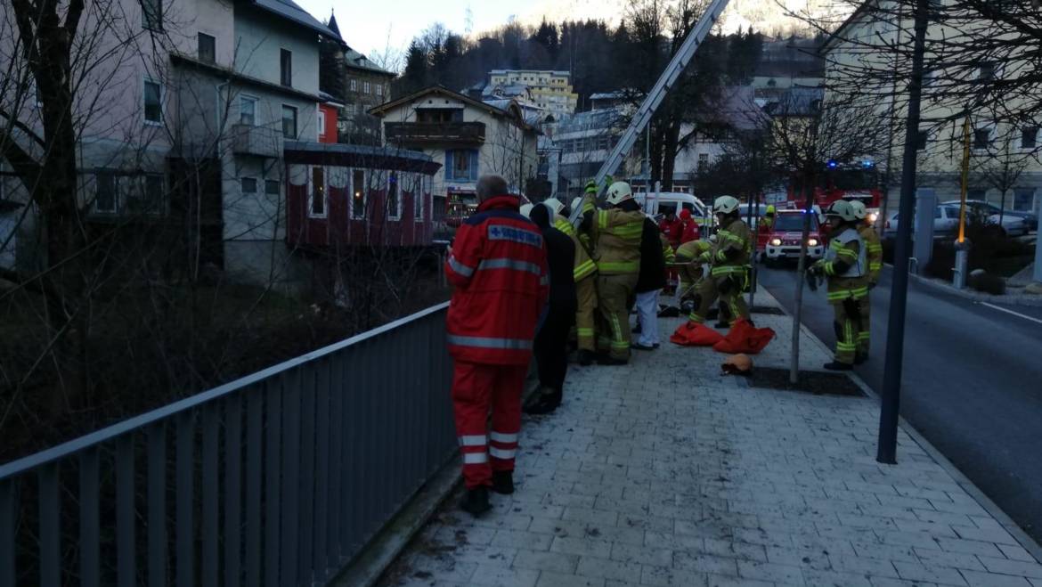 Personenrettung aus Gewässer