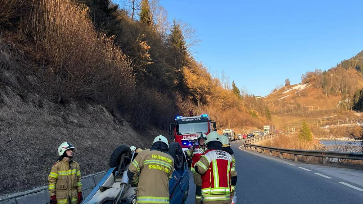 Aufräumen nach Verkehrsunfall