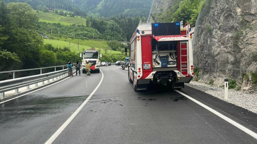 Aufräumen nach Verkehrsunfall