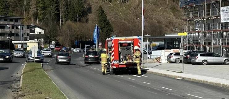 Aufräumen nach Verkehrsunfall