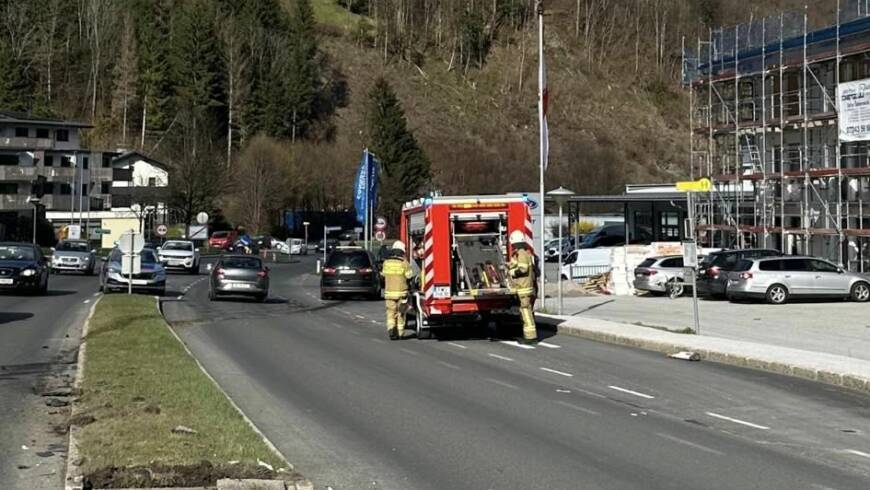 Aufräumen nach Verkehrsunfall
